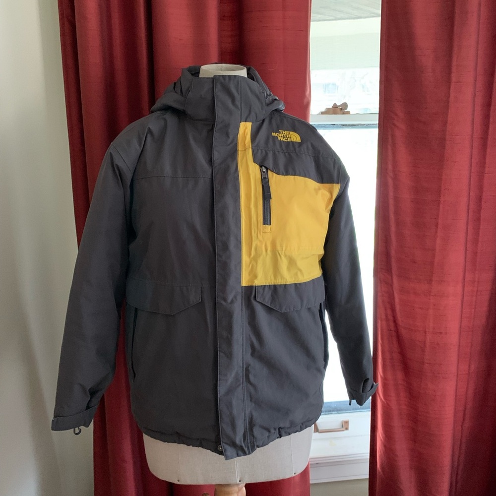 The North Face Kids Hooded Jacket in Gray and Yellow with lots of extras